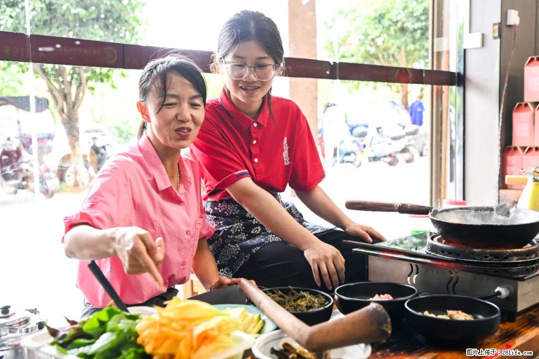 全网追的“扁担女孩”，找了一份暑假工，时薪12元 - 宜春生活资讯 - 宜春28生活网 yichun.28life.com